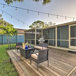 contemporary-cottage-with-sunroom-and-fire-pit.hotelstampa.org/