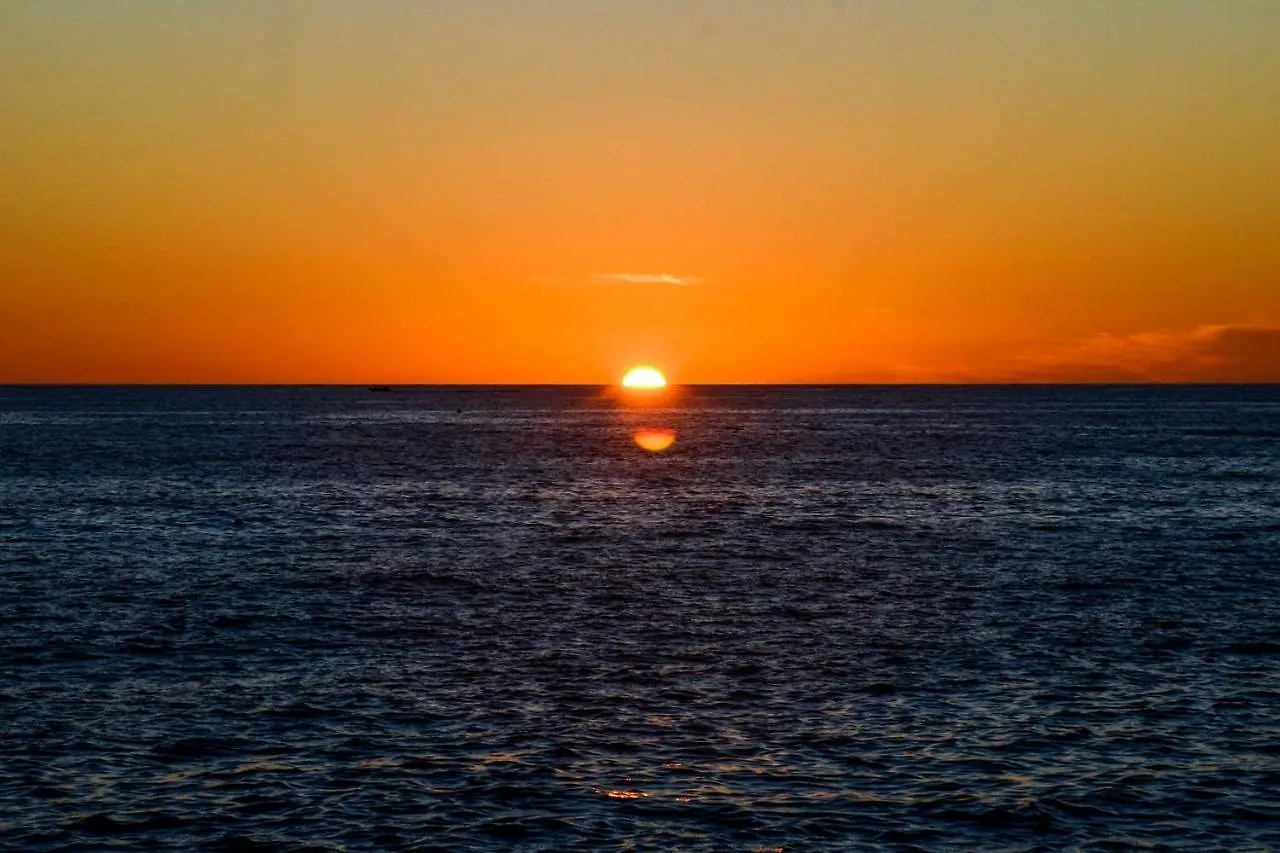 Apartment Downtown Kona Condo With Pool Access Walk To Beach! Kailua-Kona United States